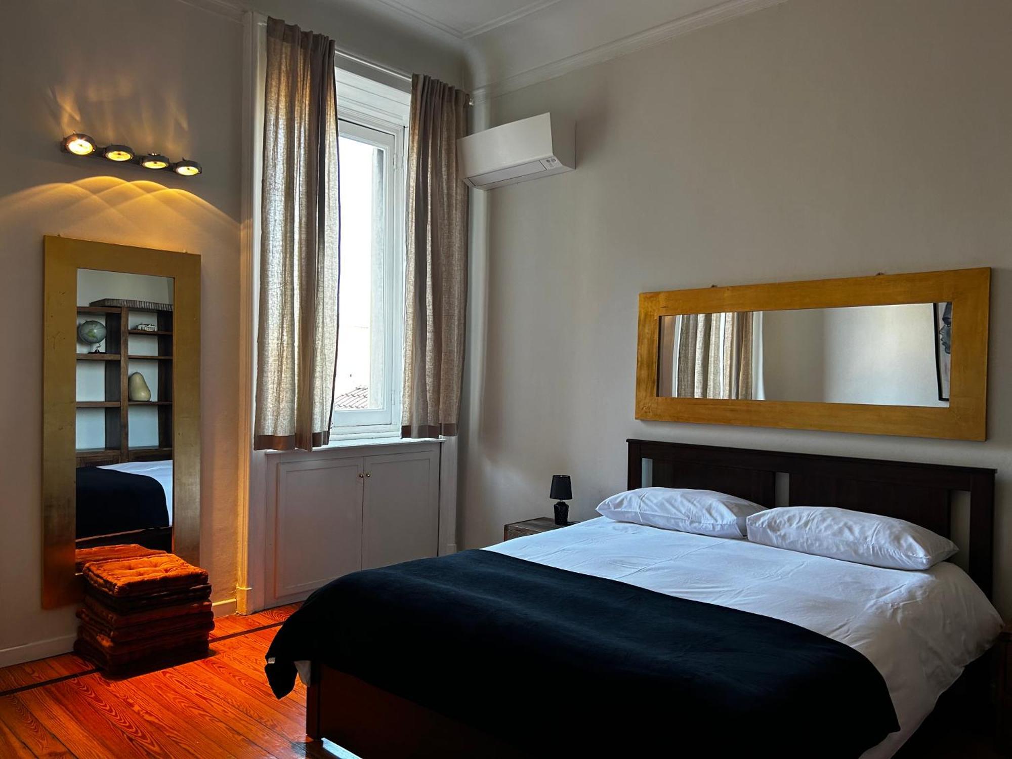Sant'Ambrogio With Charme Apartment Милано Екстериор снимка
